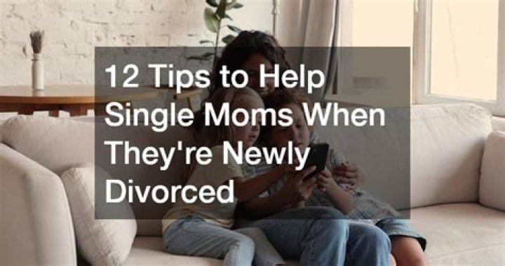 Are divorced moms considered single moms?