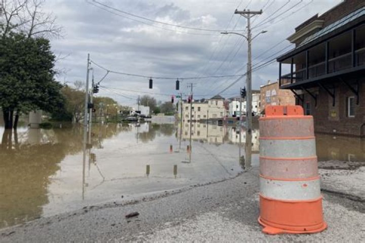 Are flood repairs tax deductible?