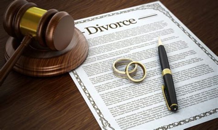 Can a couple divorce without a lawyer?