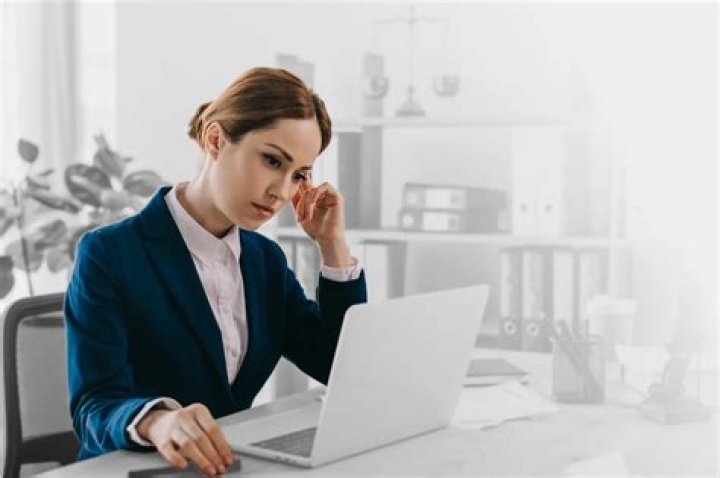 Can a landlord show a house while occupied in Maryland?