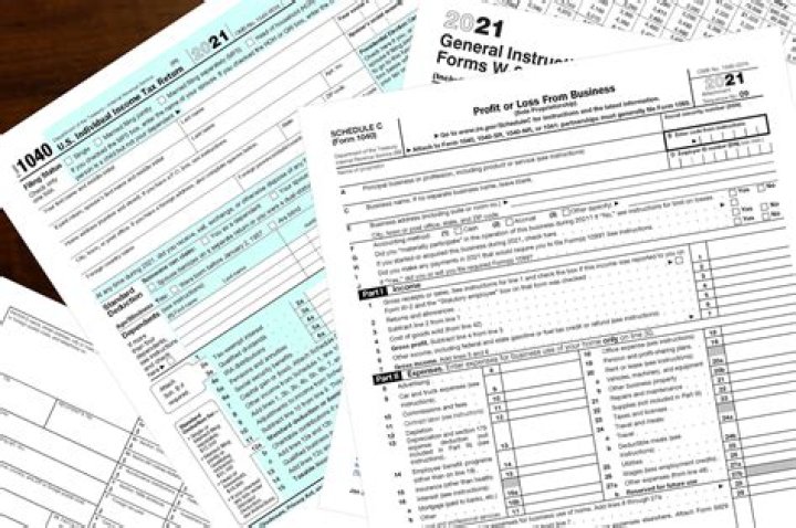 Do college students who filed taxes get stimulus money?