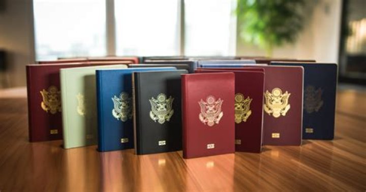 Does Oman give citizenship to foreigners?