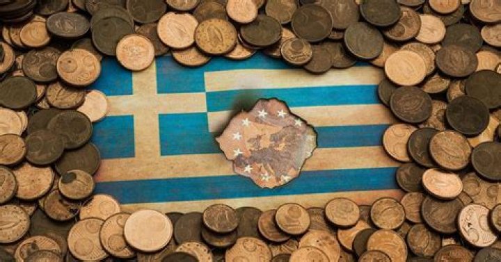 How did the Greek crisis affect the euro?