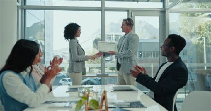 How do you praise a realtor?