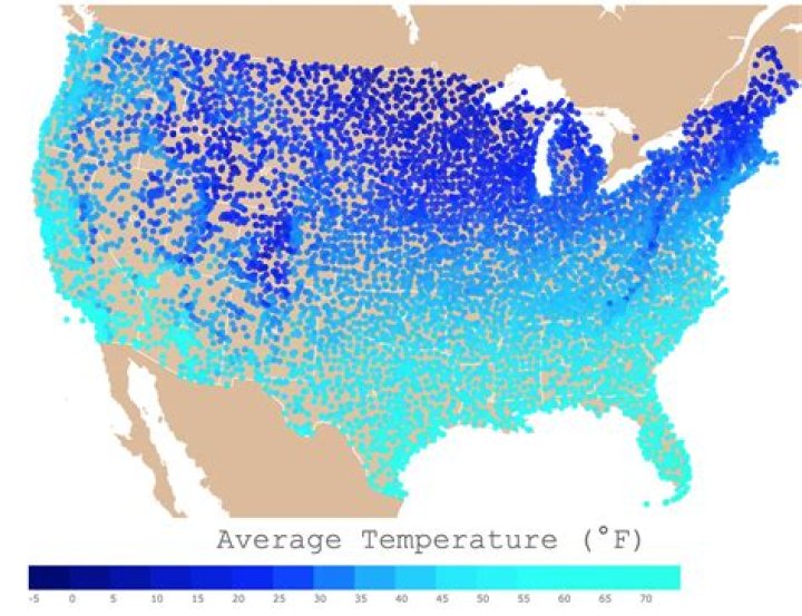 How is average temperature calculated in a week?