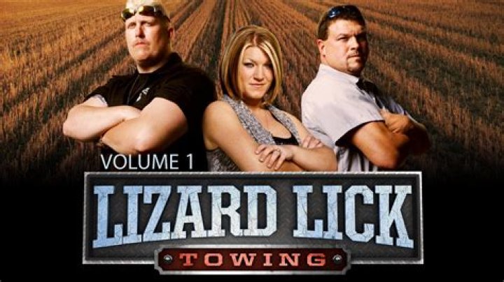 How many seasons of Lizard Lick Towing is there?