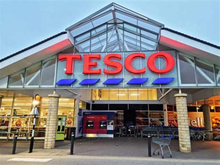 How many stores does Tesco have 2020?