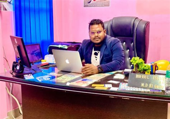 How much does the owner of a driving school make?