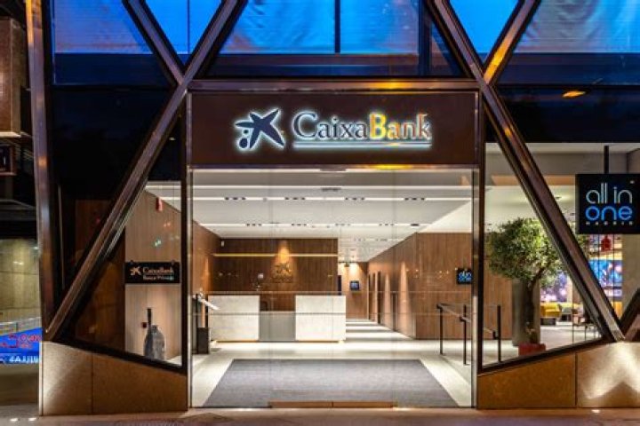 Is CaixaBank good for expats?