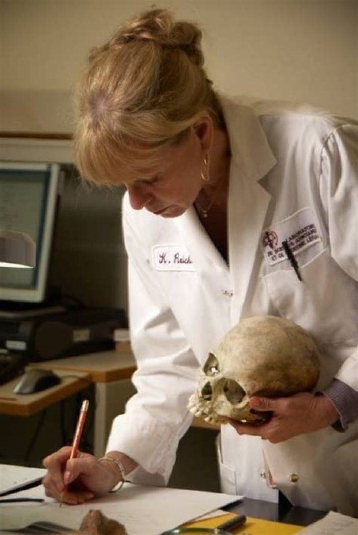 Is Kathy Reichs still working?