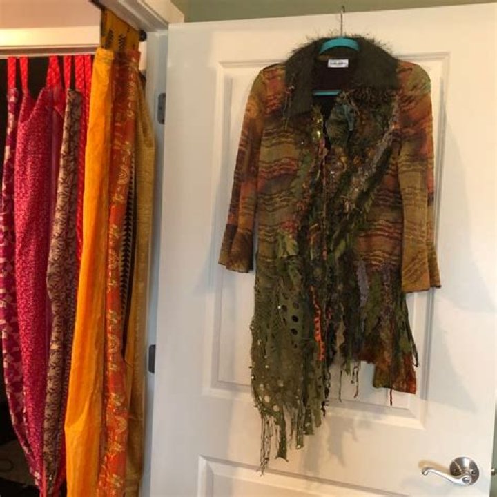 Want To Try Something New? Check Out These Cool Wearable Art Scarf