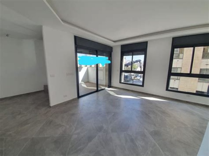 What does 3 room apartment mean?