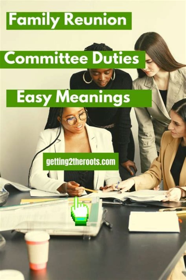 What does a family reunion committee consist of?