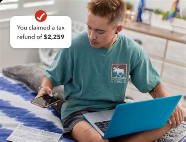What expenses can a student claim on taxes?