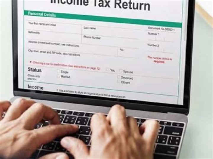 What happens if you file a tax return with the wrong bank account?
