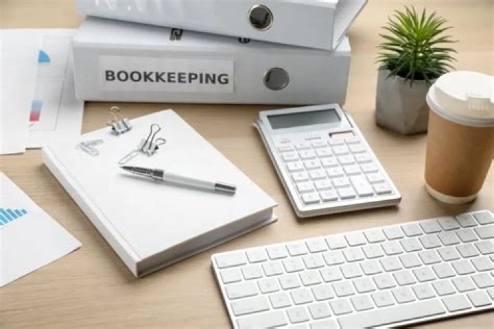 What is an accounting bookkeeper?