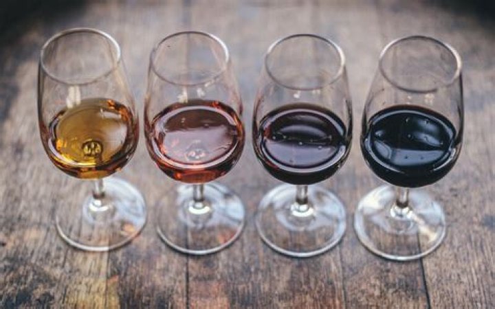 What is the difference between vintage wine and non-vintage wine?