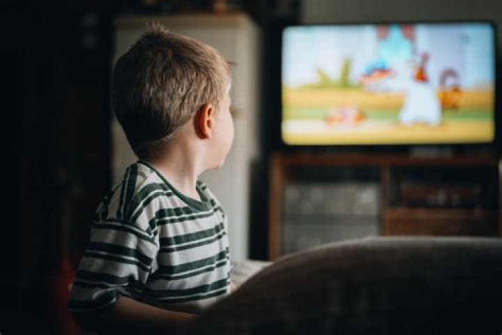 What is the percentage of children watching TV?