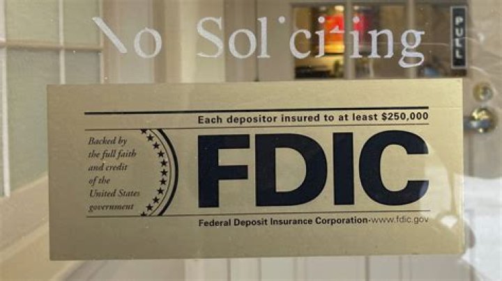 What led to the creation of the FDIC?