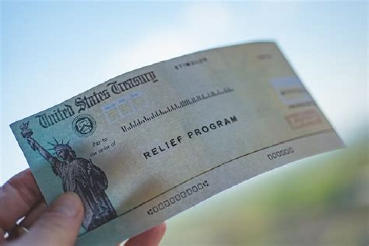 When to return a stimulus check for a deceased spouse?