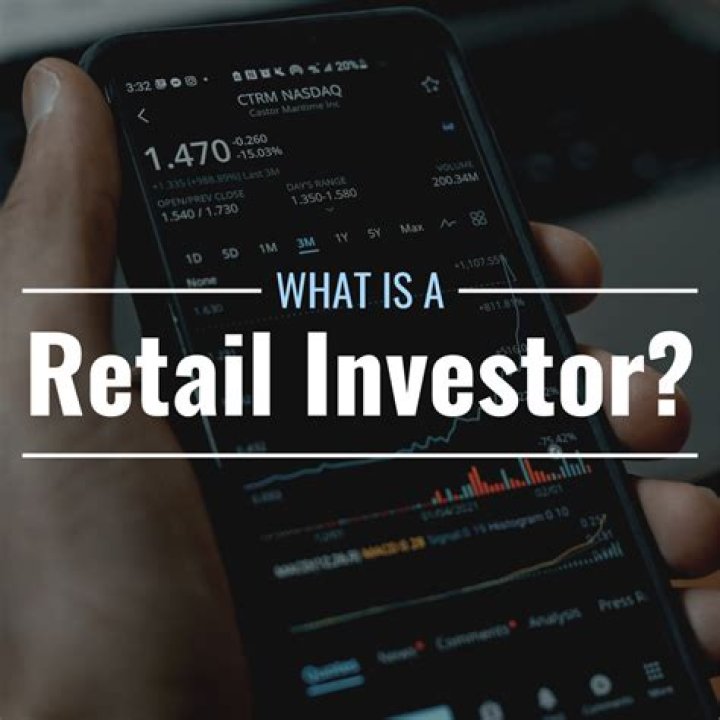 Who is considered a retail investor?