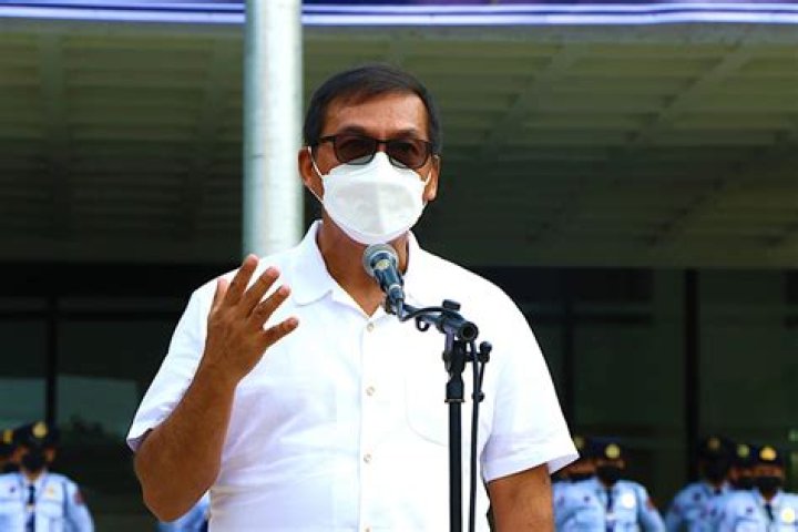 Who is Renato U Solidum?